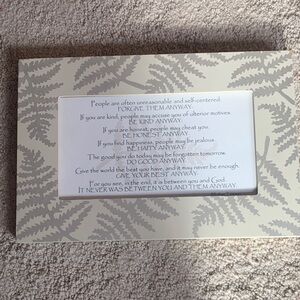 Decorative Leaf Patterned Picture Frame